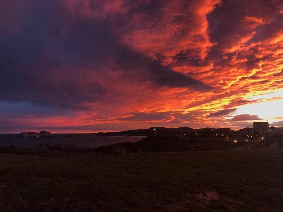 Apartamento Sunset Con Vistas Playa De Los Locos Suances Eksteriør bilde